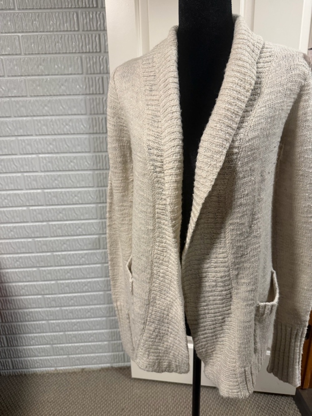 Abercrombie & Fitch Cardigan Sweater Womens Small Beige Open Front Shawl Collar - Picture 4 of 6
